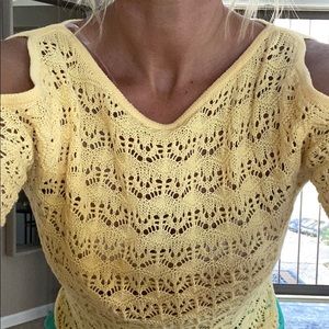 Jean Pierre NWOT- peel a book crochet sweater